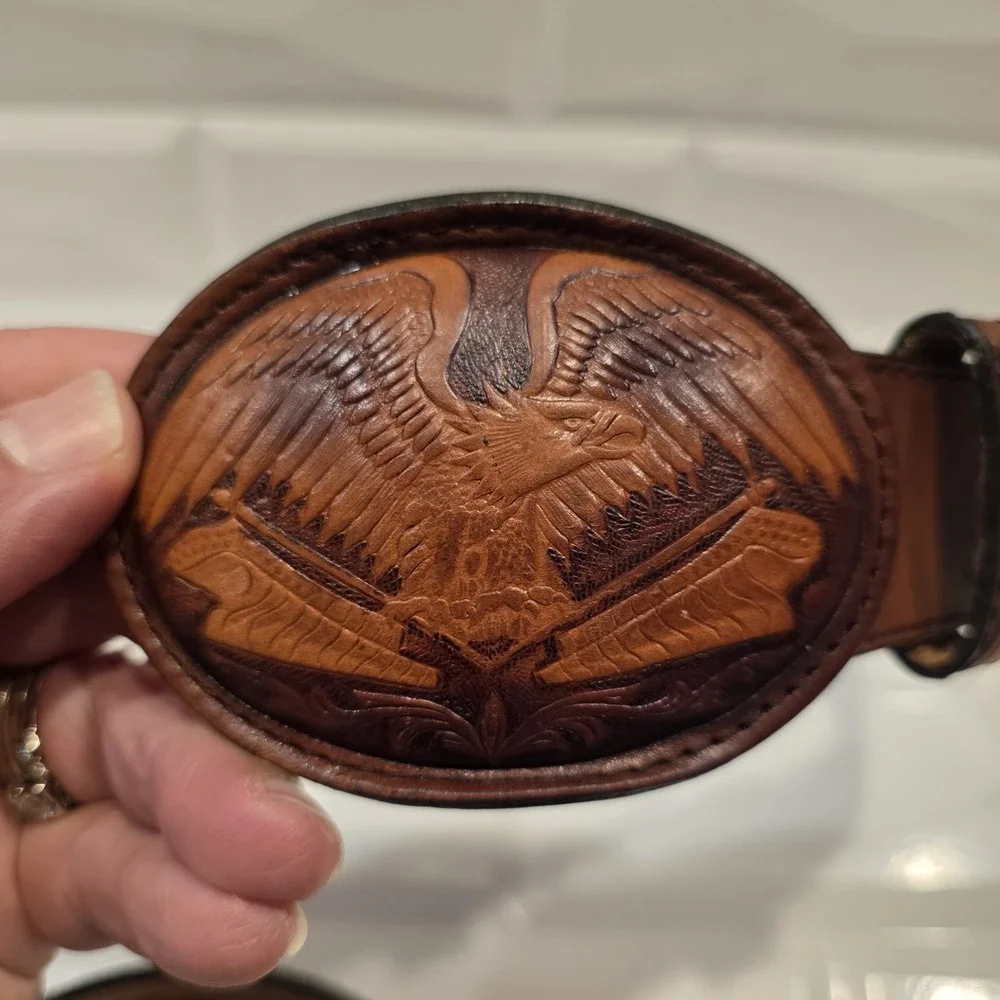 SILVER CREEK Leather Belt Eagle Buckle Mens 42 Western‎ American Rodeo Ranch